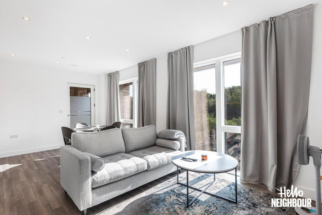 Modern 1 Bedroom Apartment With Parking In Colindale, London Edgware Kültér fotó