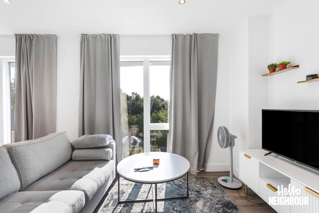 Modern 1 Bedroom Apartment With Parking In Colindale, London Edgware Kültér fotó