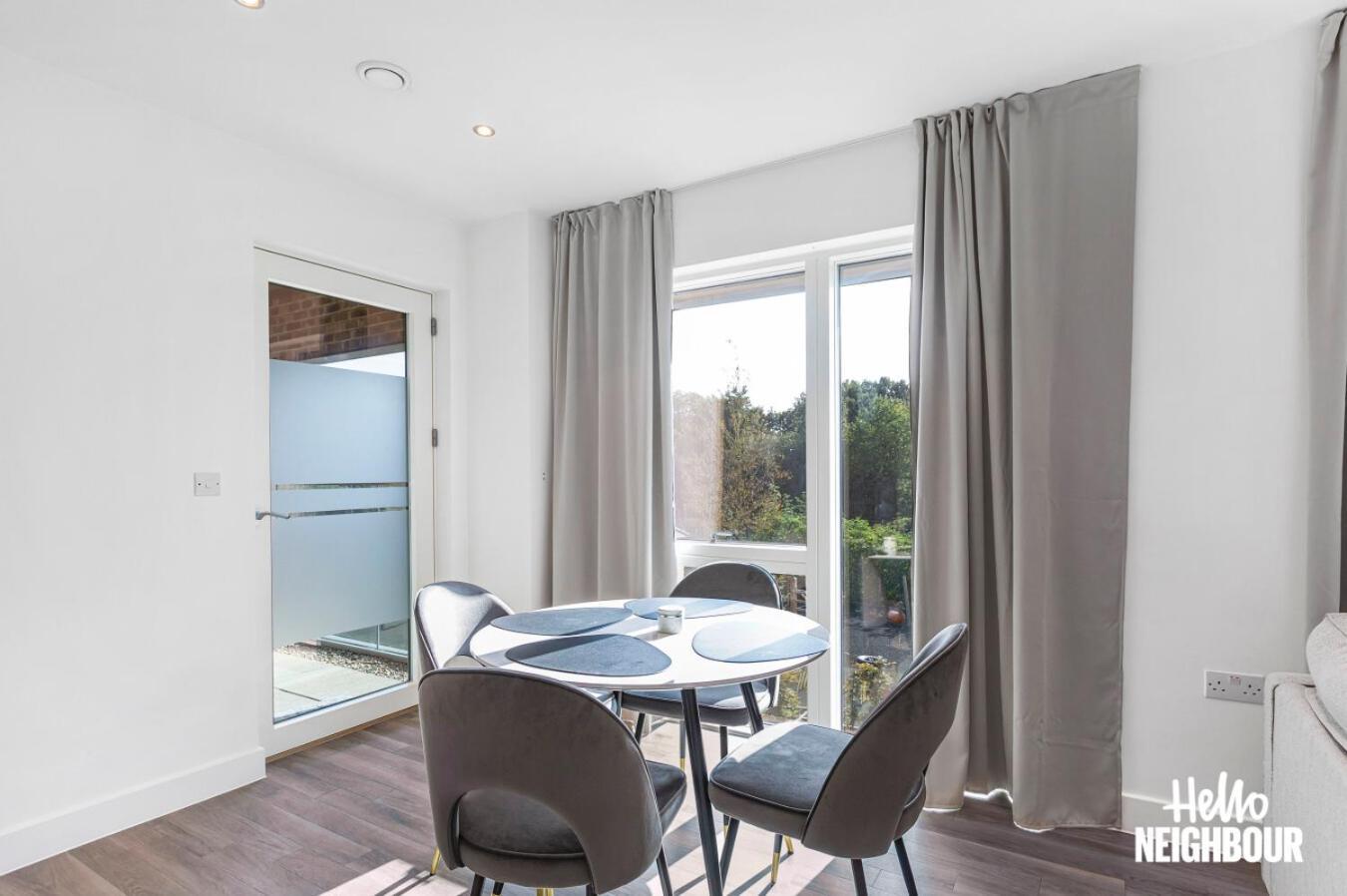 Modern 1 Bedroom Apartment With Parking In Colindale, London Edgware Kültér fotó